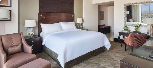 Royal_Clock_Tower_Fairmont_Hotel