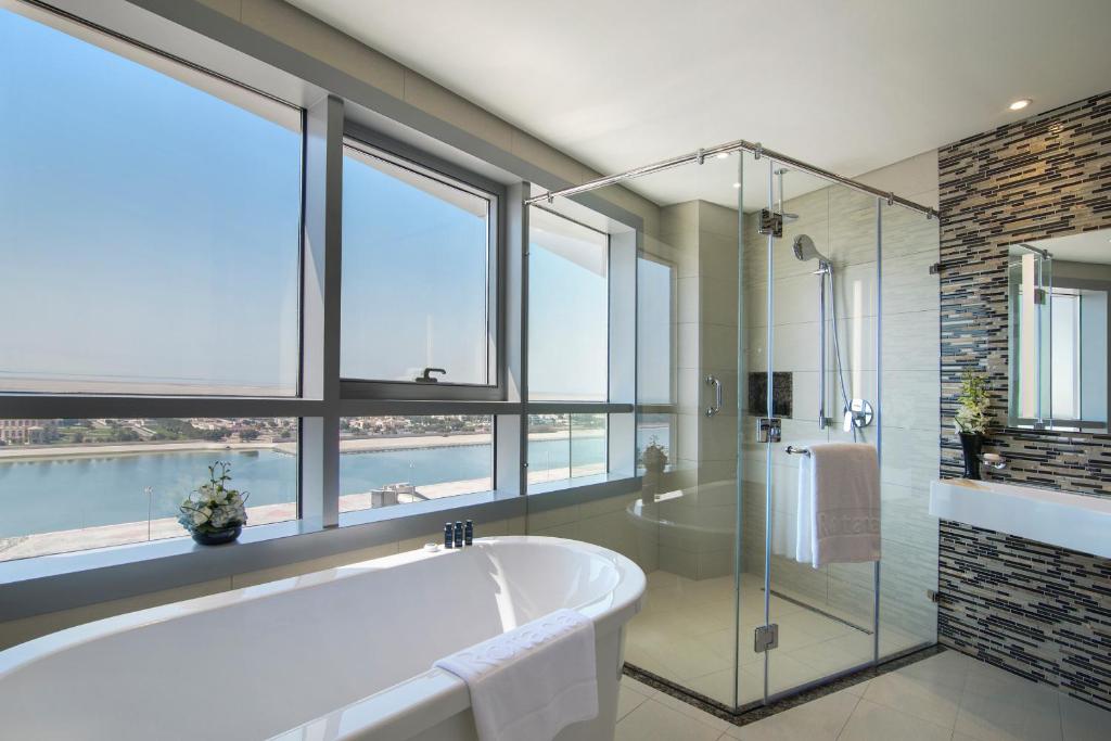 Pearl Rotana Capital Centre