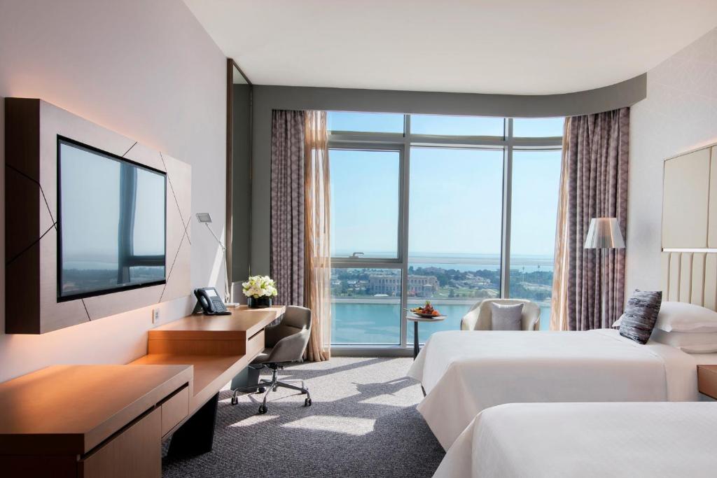 Pearl Rotana Capital Centre