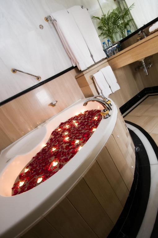 Millennium Plaza Downtown Suites (Formerly Crowne Plaza)