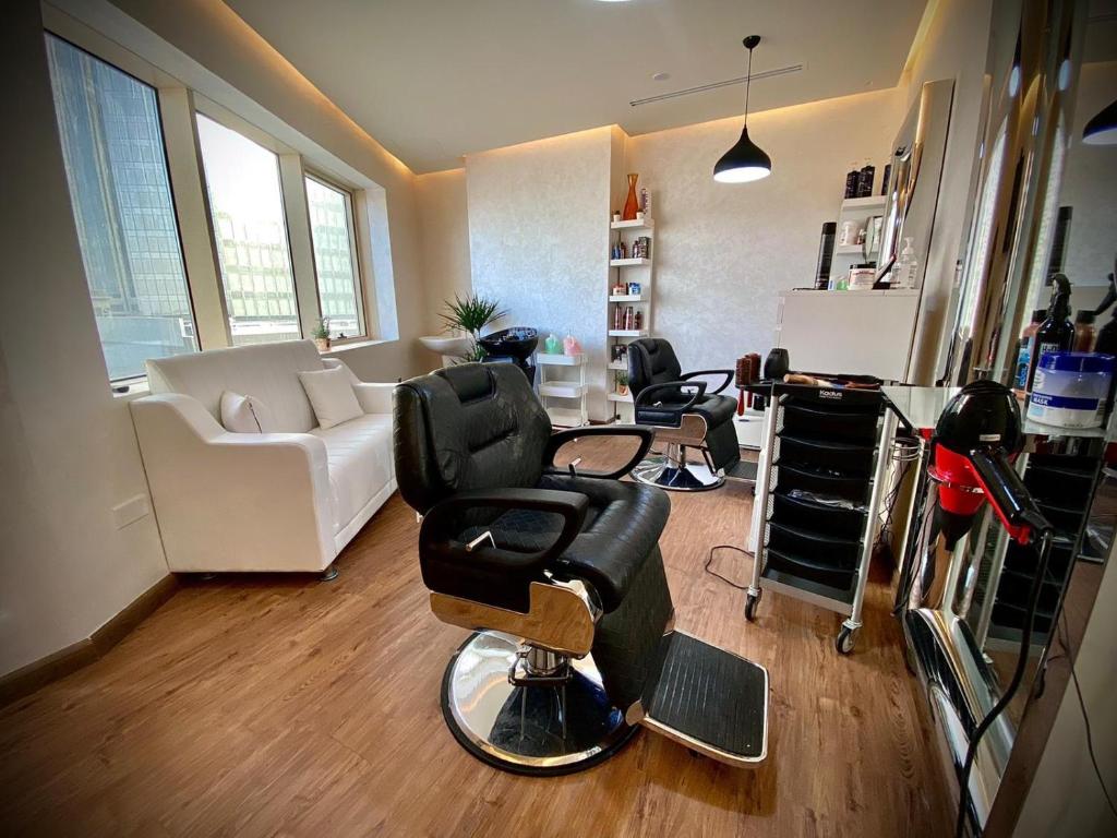 Governor West Bay Suites & Residences 