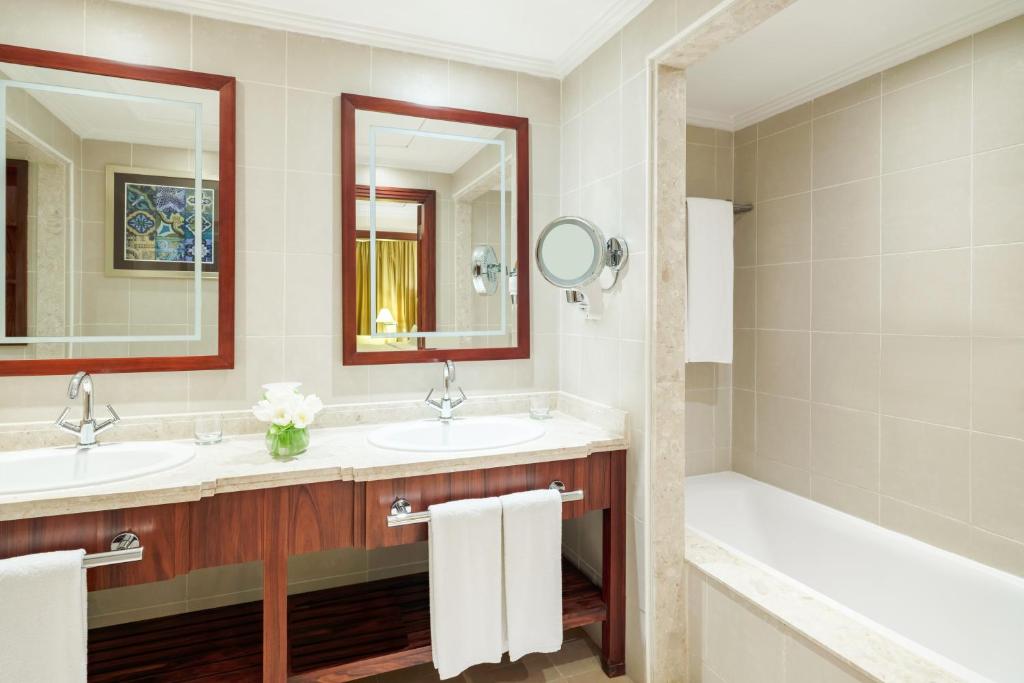 Movenpick Hotel - Hajar Tower