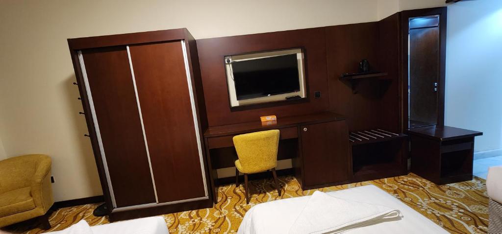 Al Fajr Al Badea Hotel