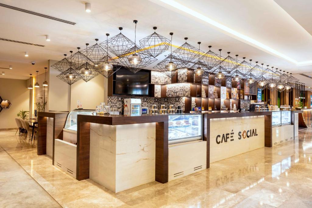 Mercure Dubai Barsha Heights Hotel Suites