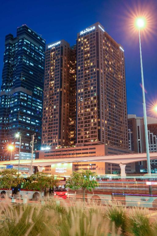 Mercure Dubai Barsha Heights Hotel Suites