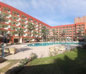 Grand Pyramids Hotel 
