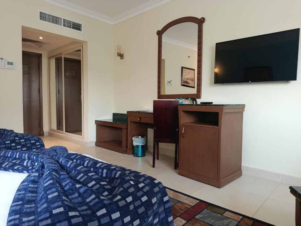 Grand Pyramids Hotel 
