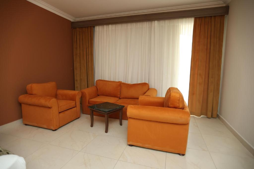 Grand Pyramids Hotel 
