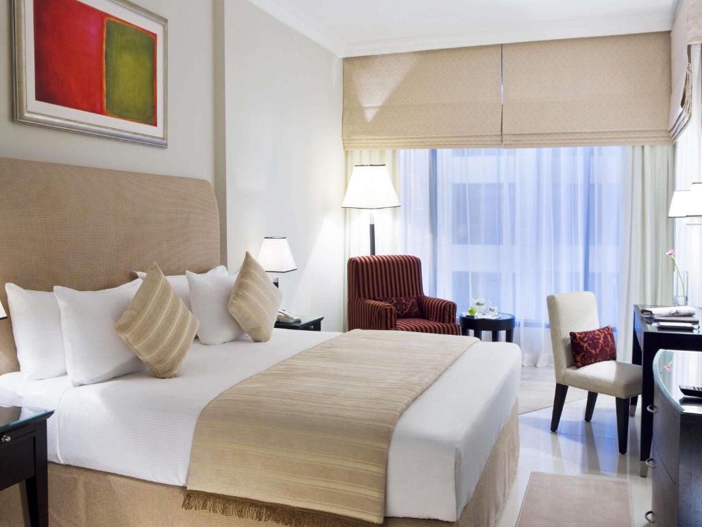 Mercure Dubai Barsha Heights Hotel Suites