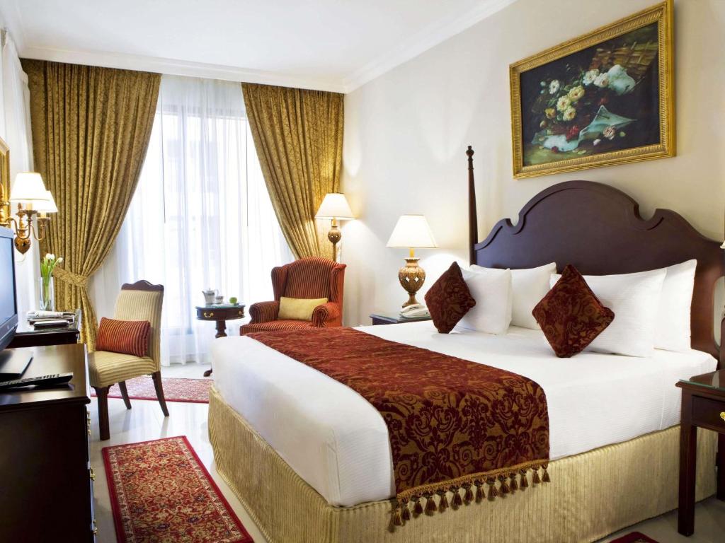 Mercure Dubai Barsha Heights Hotel Suites