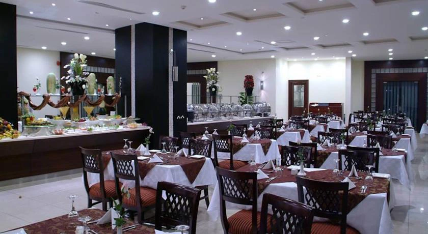 Al Safwah Royale Orchid Hotel